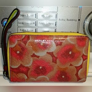 EUC Marc by Marc Jacobs Zippered Wallet